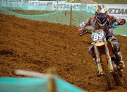 九游娱乐首页-篮球与足球的共舞，鹈鹕烈焰焚骑士，克莱神技定乾坤