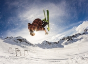 九游体育-当温网草地席卷伦敦O2，西西帕斯在想象中改写历史