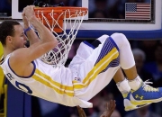 九游官网-当纽约地铁遇见辽河晚风，西亚卡姆的跨洲际绝杀