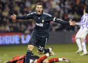 九游娱乐入口-当绿茵魔术师降临硬木，卡马文加跨界救赎记