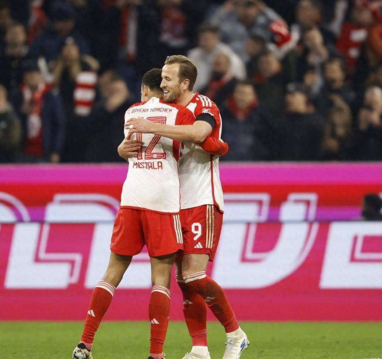 莱比锡红牛队状态回升，冲击联赛榜首