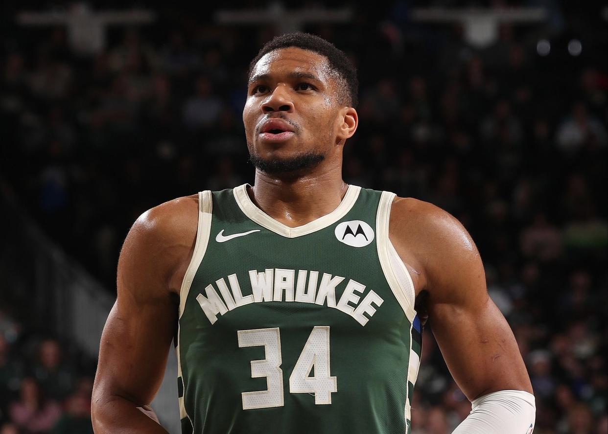 包含雄鹿力克老鹰,字母哥+近五年未见之状的词条 包含雄鹿力克老鹰,字母哥+近五年未见之状的词条