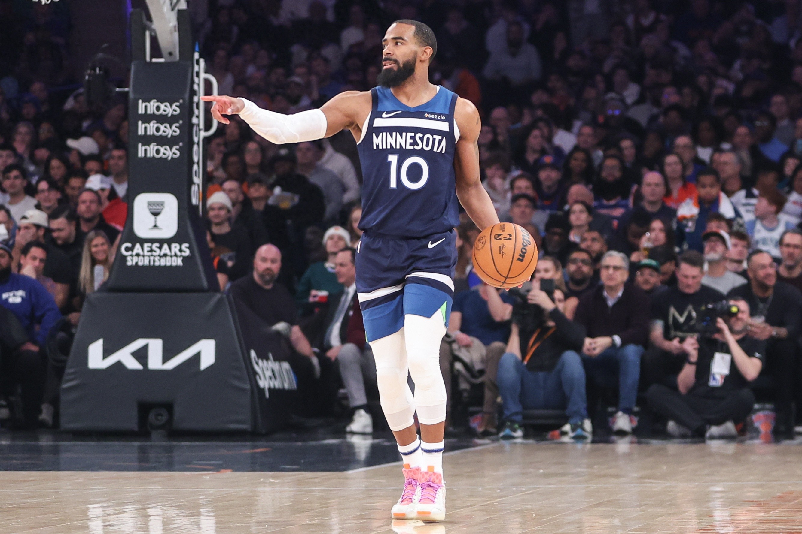 森林狼队遭遇篮网逆转,遭遇失利 森林狼队遭遇篮网逆转,遭遇失利