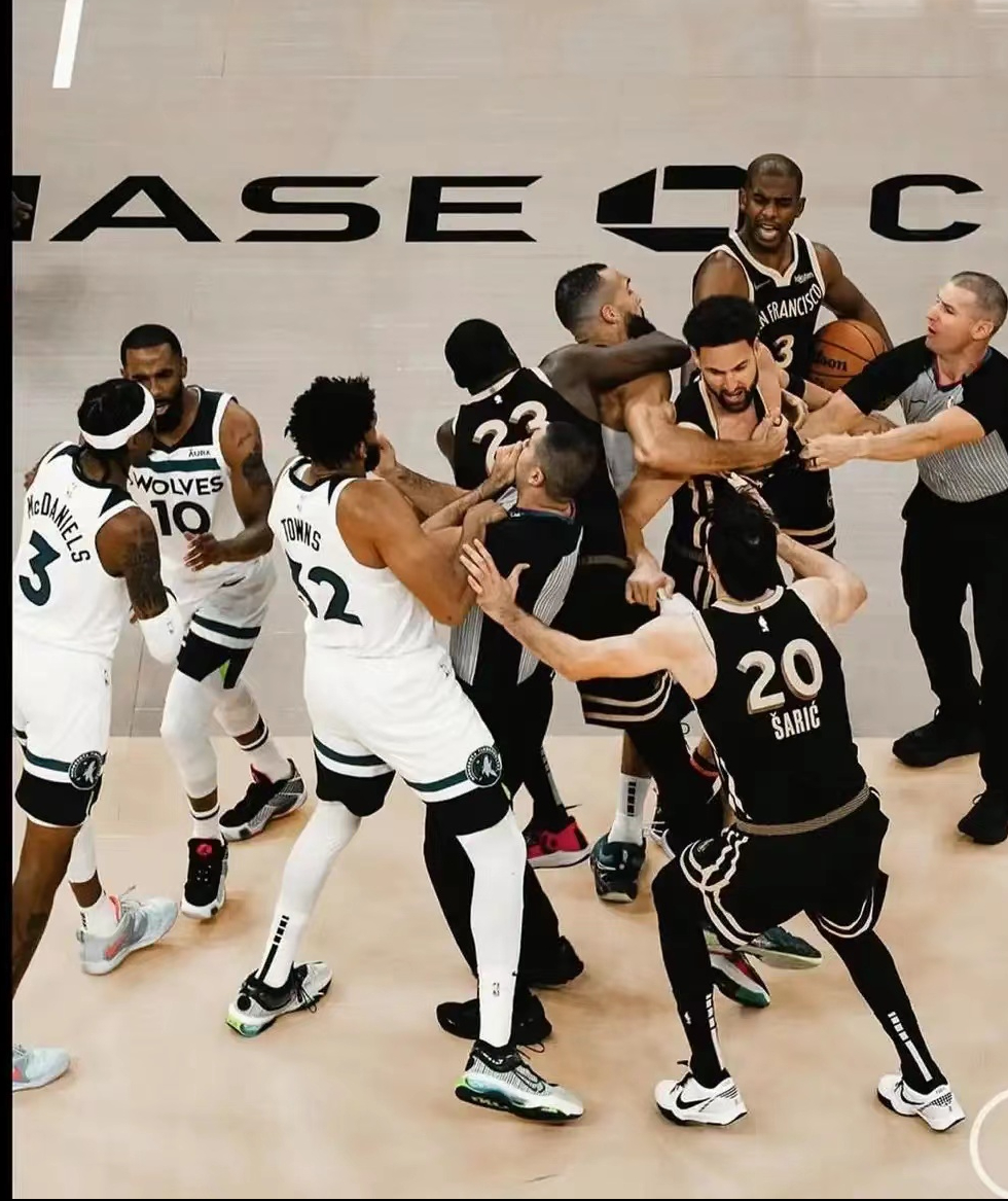 快船vs快豪先x战胜森林狼喜气洋洋斯理达分