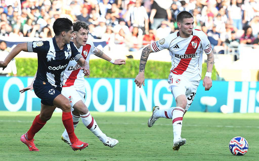 全球赛事备受瞩目:球员们展现出色技艺的简单介绍 全球赛事备受瞩目:球员们展现出色技艺的简单介绍