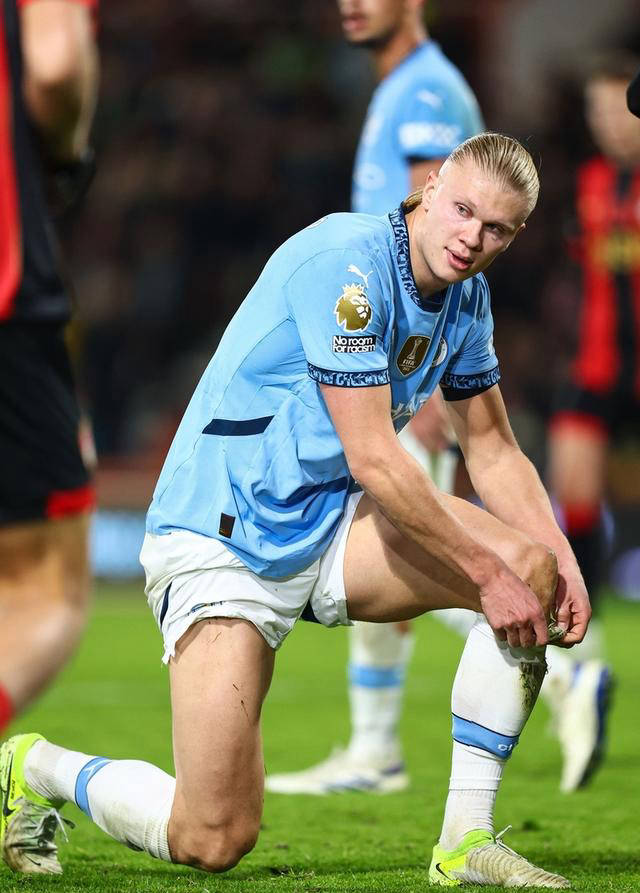 曼城挫败巴萨，豪门遭遇挫折