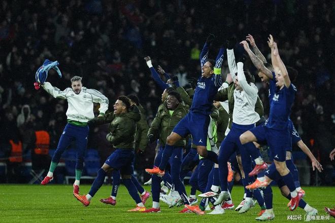 利物浦客场大比分胜出，红军晋级欧冠八强