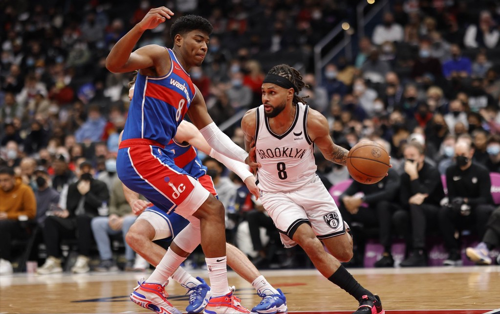 深圳队险胜四川队，哈登带队取胜