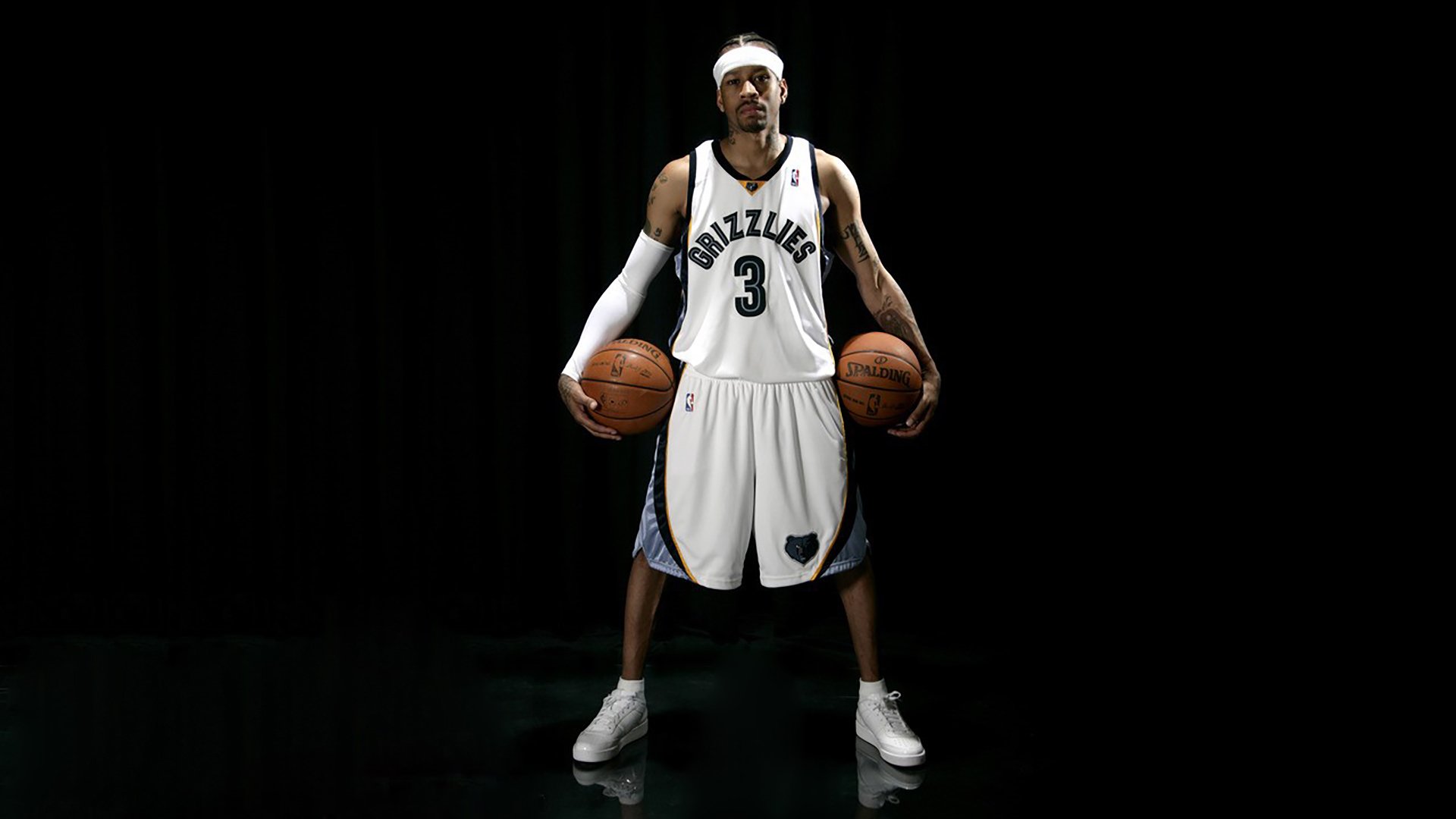 蓝色火箭撕裂气流，当王者以七千转的意志踏平银色老鹰