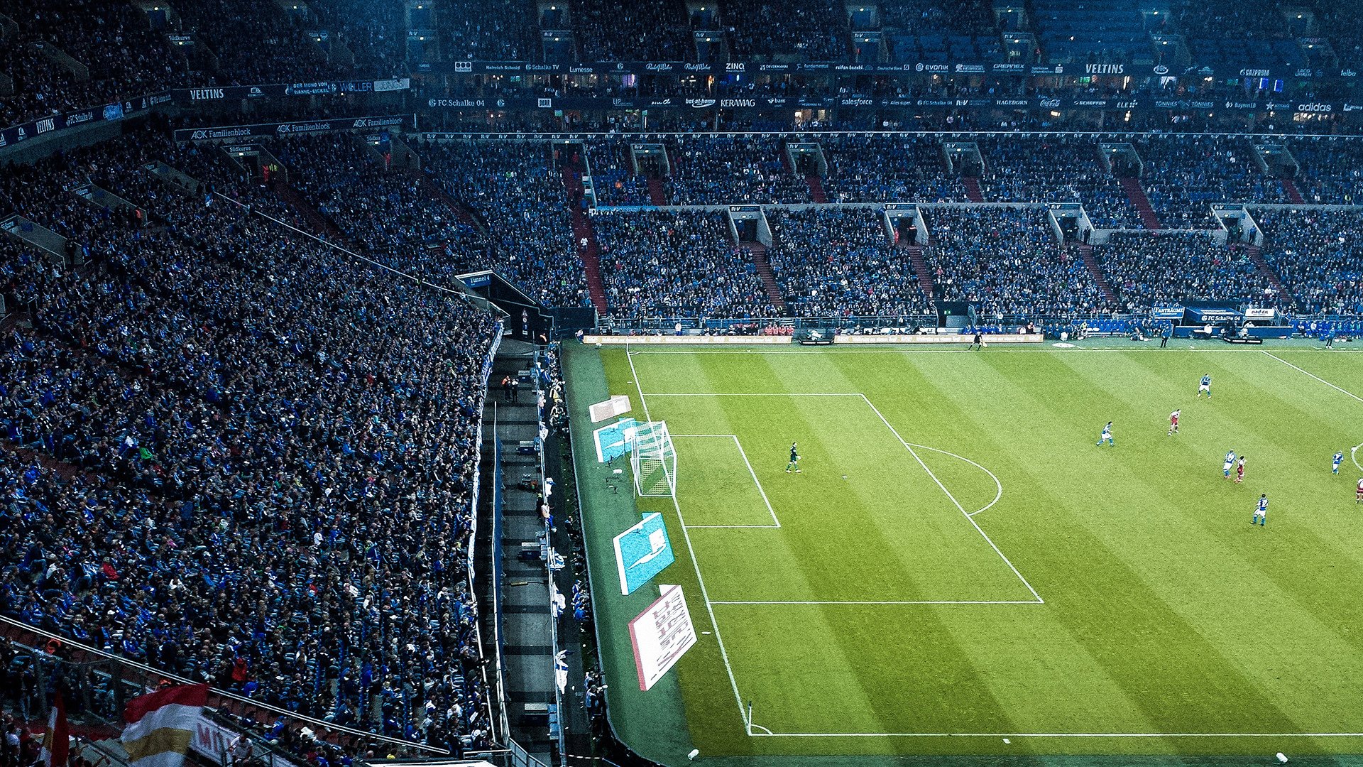 足球之夜,那不勒斯碾压葡萄牙,凯恩刷新纪录缔造历史